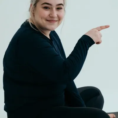 Стефания, 25